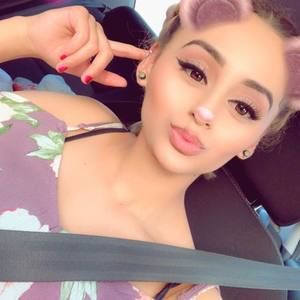 Meet your Posher, Desirae